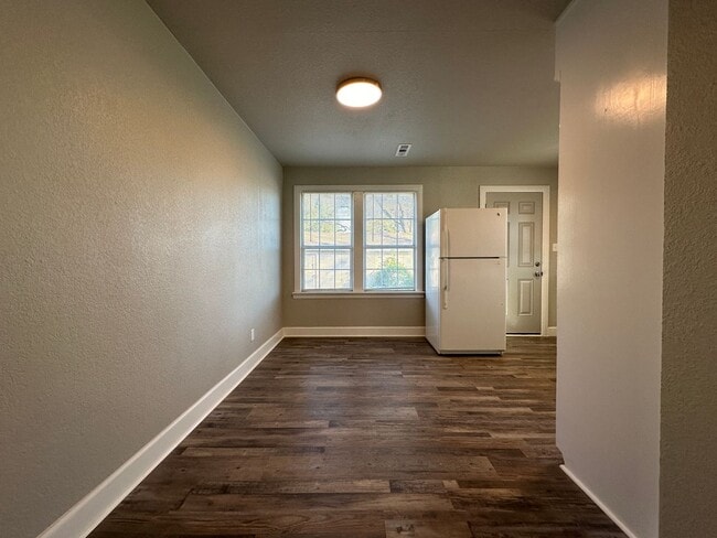 4221 Jenny Lind Rd