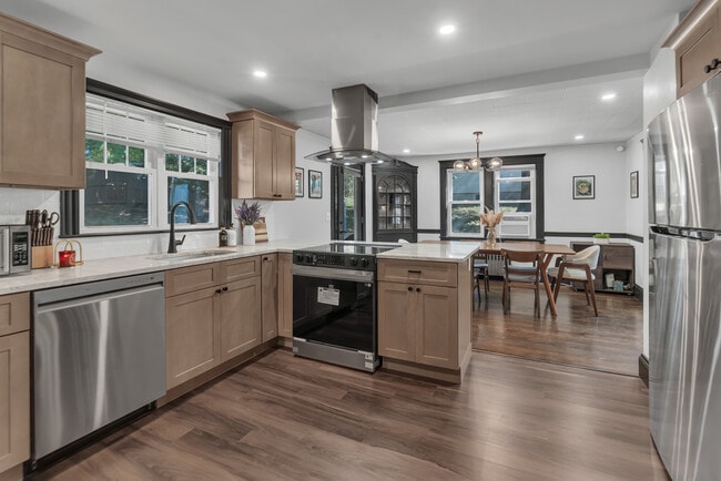 Photo - 50 Sprague St