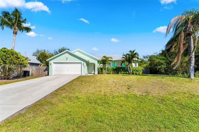 Photo - 4657 SW Leeward St