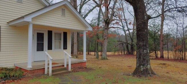 Photo - 422 Manning Ave