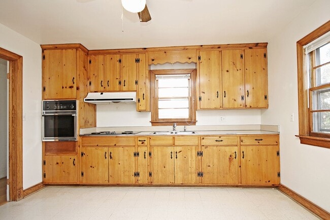 Photo - One-Level Living Near Downtown, UVA, and Pantops Unit Grove Ave 706 A (LB – 7/1 m/o, 7/13 avail)