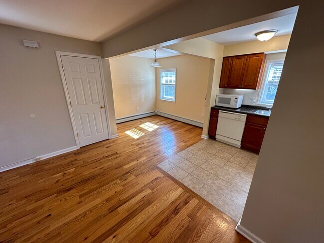 Dining Area - 46 Wedgewood Dr Unidad 129