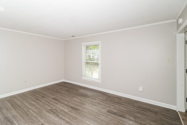 Photo - 6005 Macinness Dr