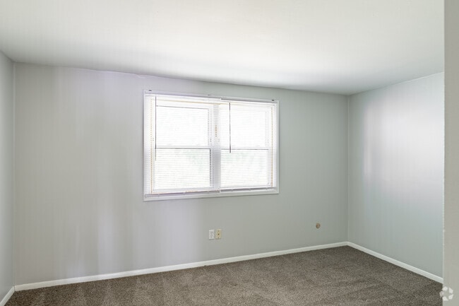 1 habitación, 1 baño - 850 pies cuadrados - Dormitorio - West Summerset Apartments