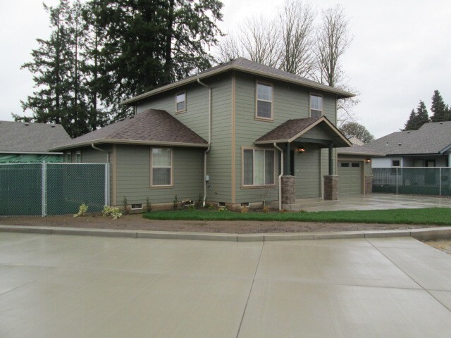 Building Photo - 1052 53rd St Rental