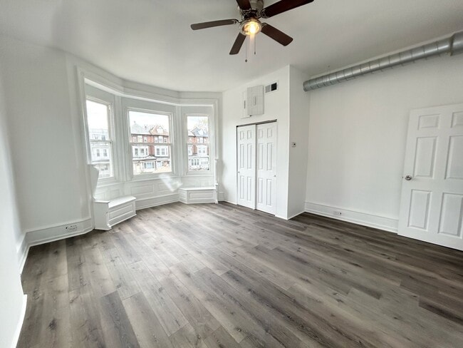 Building Photo - 1801 W Erie Ave Unit 2