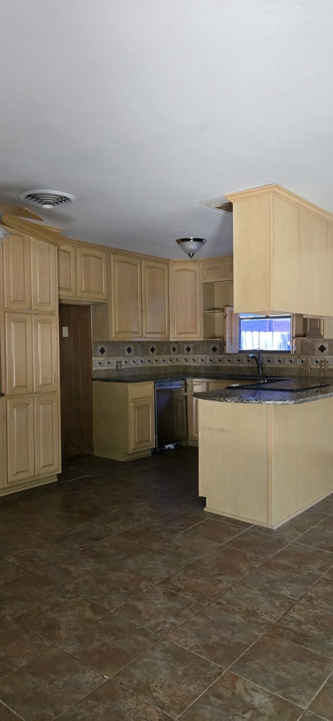 Photo - 1814 Linwood Rd