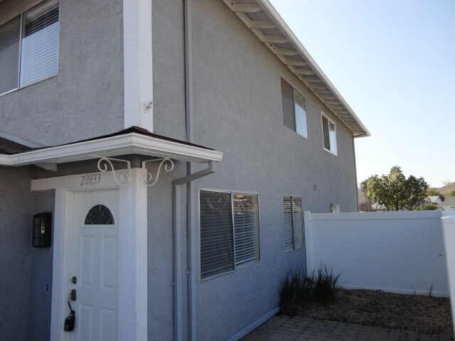 Building Photo - Coming Soon A Beautiful 2 + 1 Townhouse Saugus
