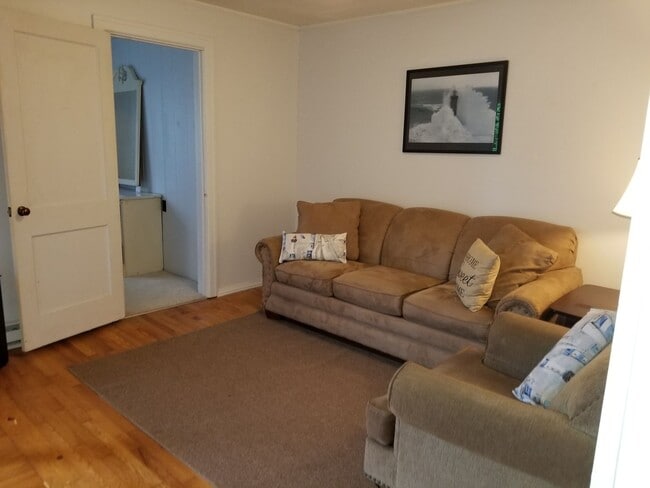 Photo - 1 bd 1 bath unit in triplex