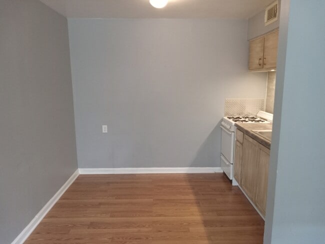 Photo - 2524 Telegraph Rd Unit 2524 - C