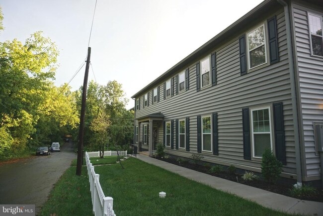 Photo - 208 Bryan Ave