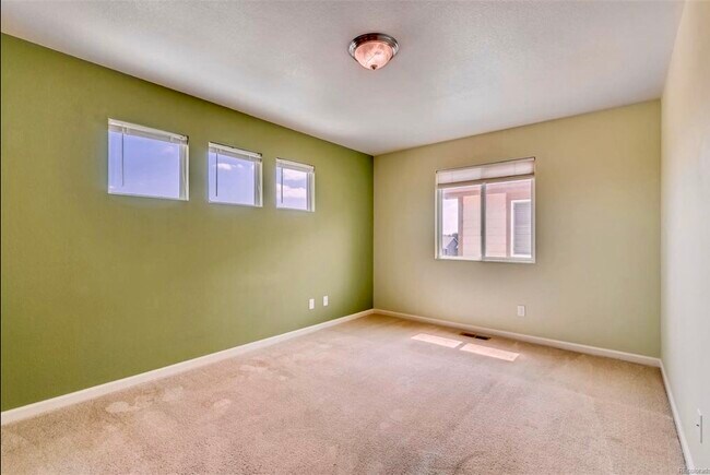 Photo - 988 N Boise Ave