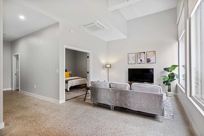 Photo - 205 W 4th St Unit ID1301412P