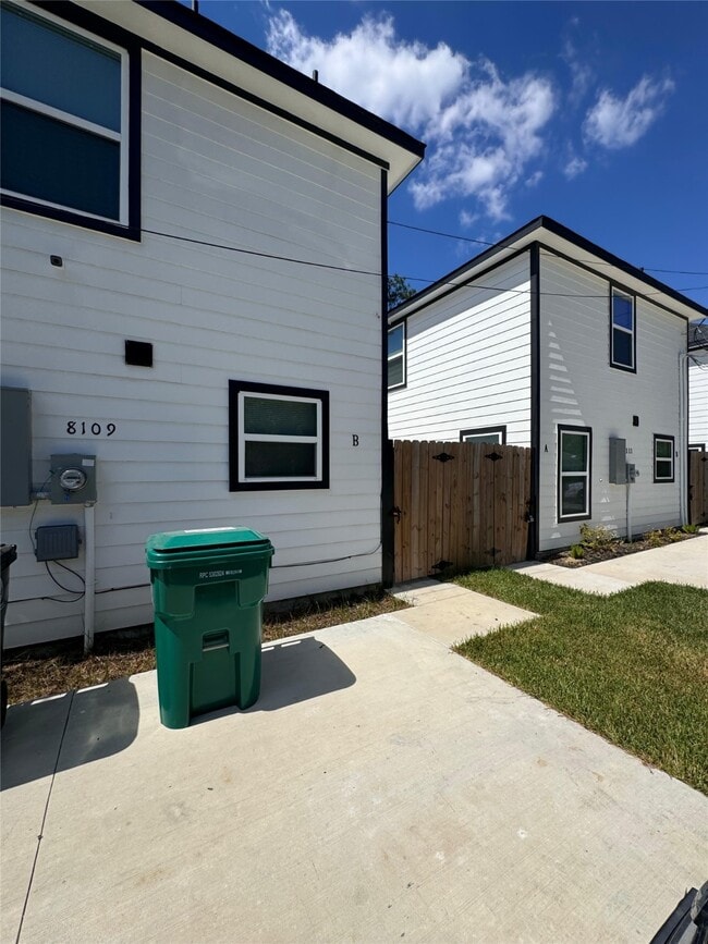 Building Photo - 8109 Denton St