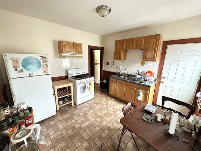Building Photo - 5 Sumner Sq Unit 1 Rental
