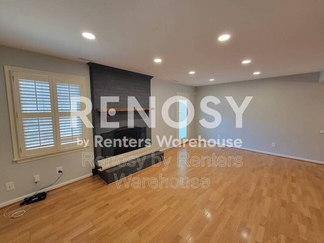 Photo - 914 Wildwood Square Ct
