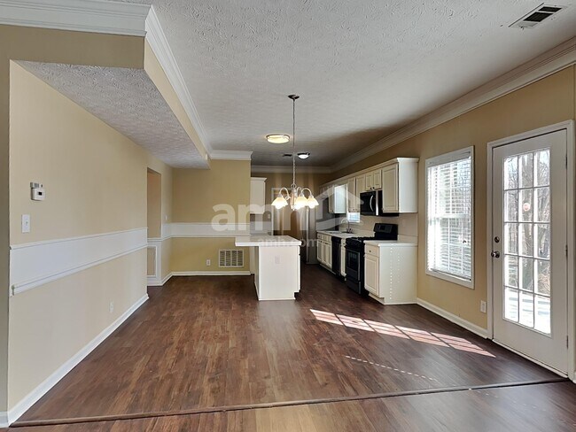 Photo - 140 Saddle Bridge Dr