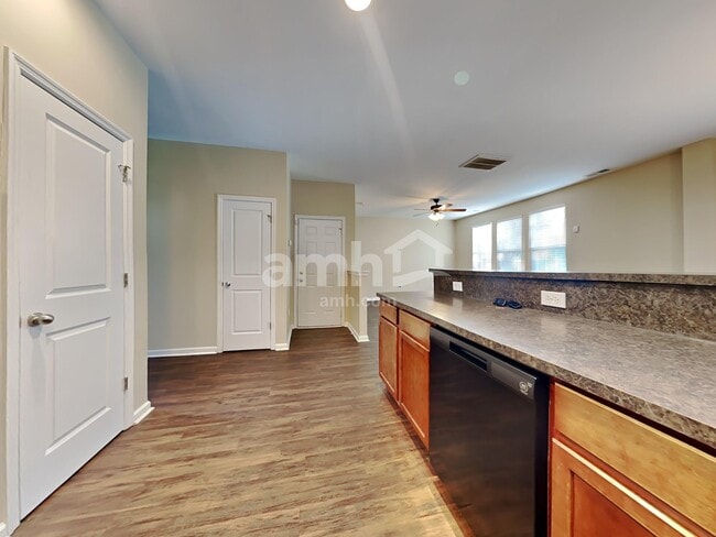 Photo - 577 English Oak Cir