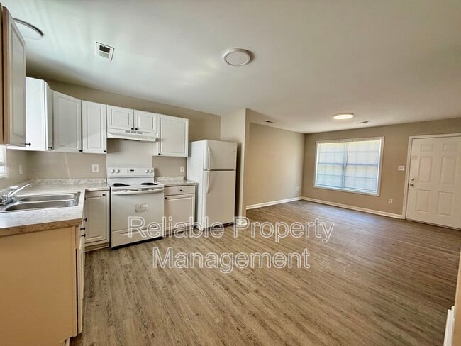 Photo - 602 Winston Cir