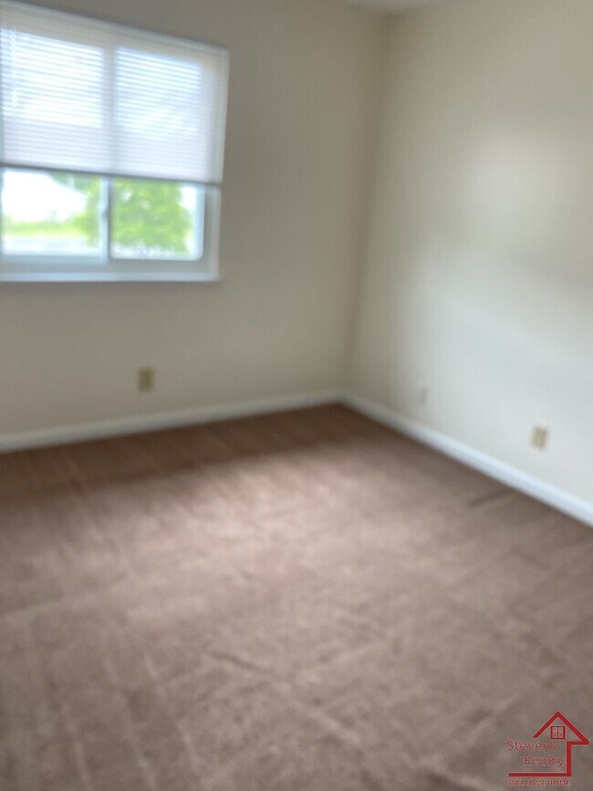 Photo - 235 Vinewood Rd Unidad D7