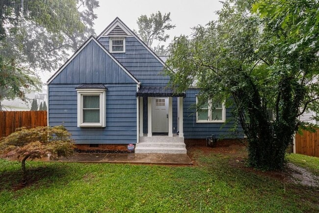 Building Photo - 593 Lynnhaven Dr SW