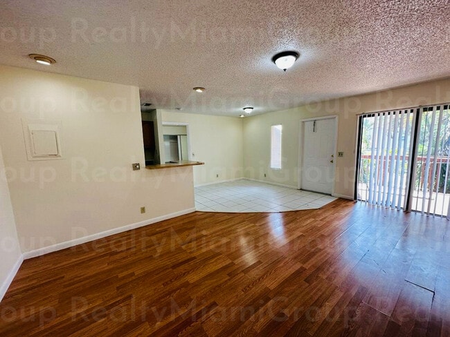 Building Photo - 26 Crossings Cir