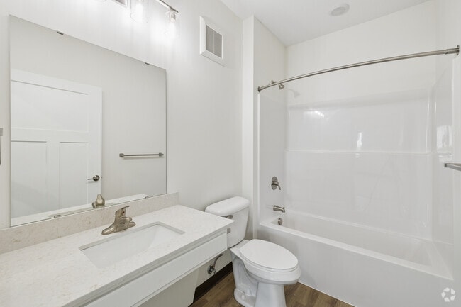 2BR, 2BA - 1,400SF - Second Bathroom