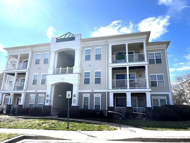 Building Photo - 13304 Kilmarnock Way Unit 4H