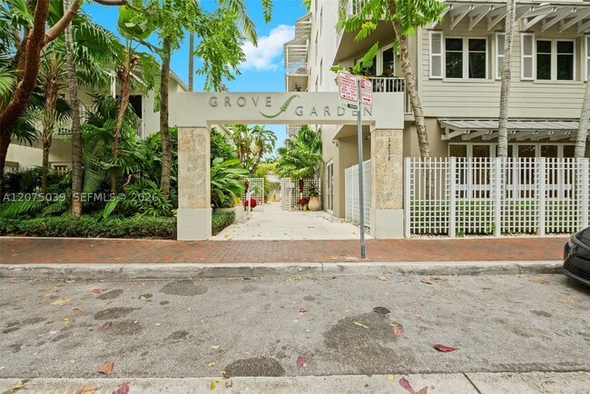 Building Photo - 3540 Main 207 Unit 207