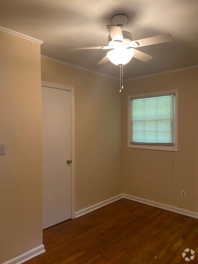 Building Photo - 155 E Cloverhurst Ave Rental