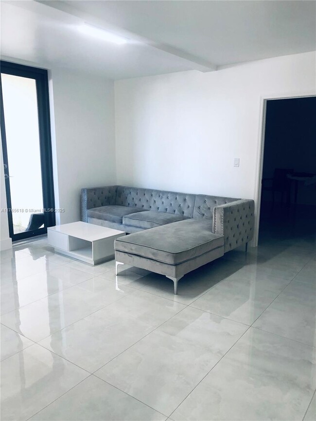 Building Photo - 10185 Collins Ave Unit 209 Rental