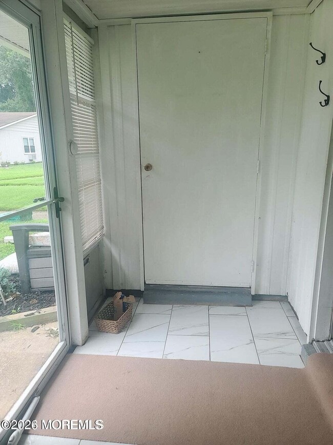 Photo - 219 Buckingham Ct