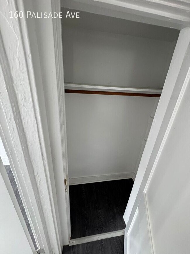 Photo - 160 Palisade Ave