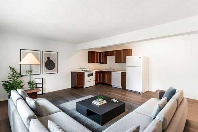 Building Photo - *50% off 1st month** Spacious 2 Bed, 1 Bat...