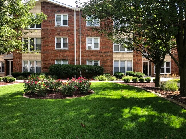 Front of building - 10807 S Pulaski Rd Unit 1