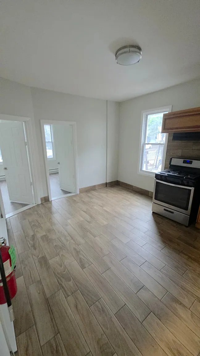 Photo - 194 W Broadway Unit 1F