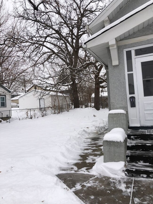 Photo - Cozy 3 bedroom house available