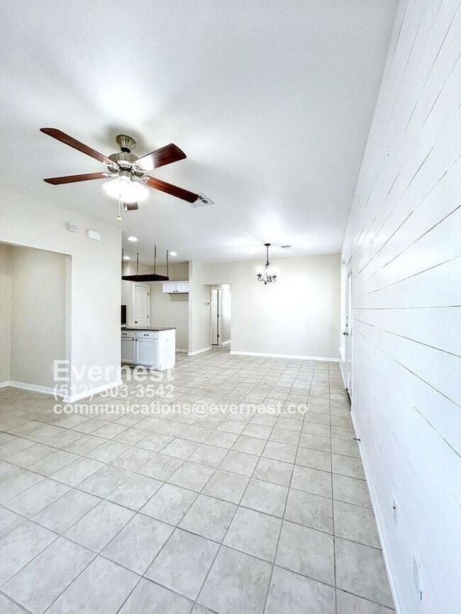 Photo - 139 Wainscot Oak Wy