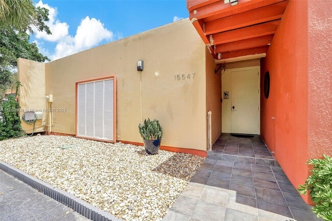 Building Photo - 15547 Braemar Ct Rental