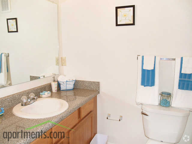 Bathroom - Magnolia Court Apartments
