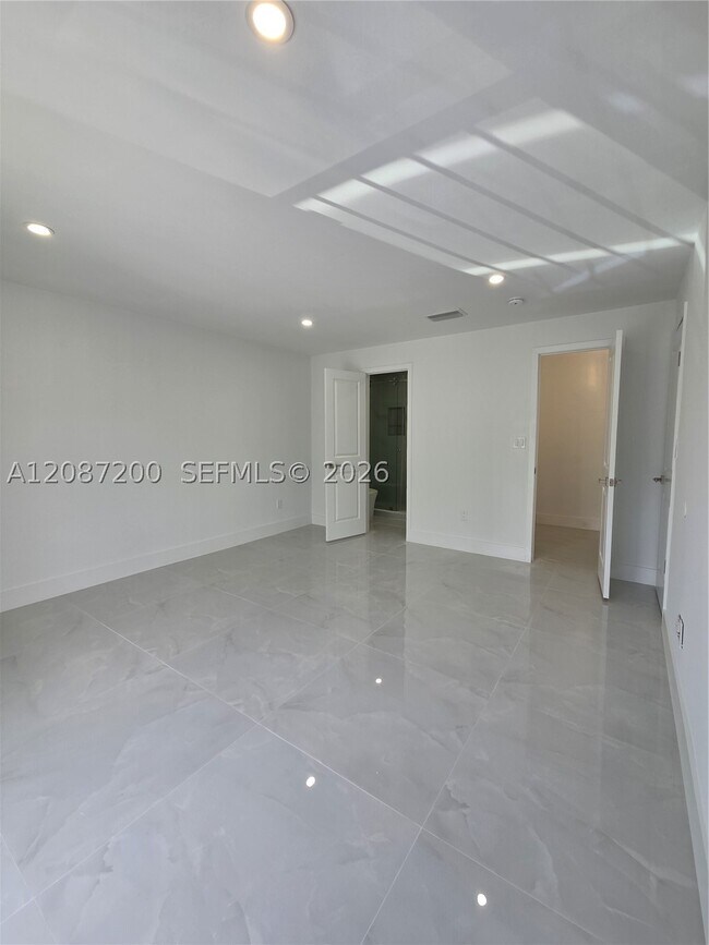 Building Photo - 15434 SW 85th Ln Unit 154
