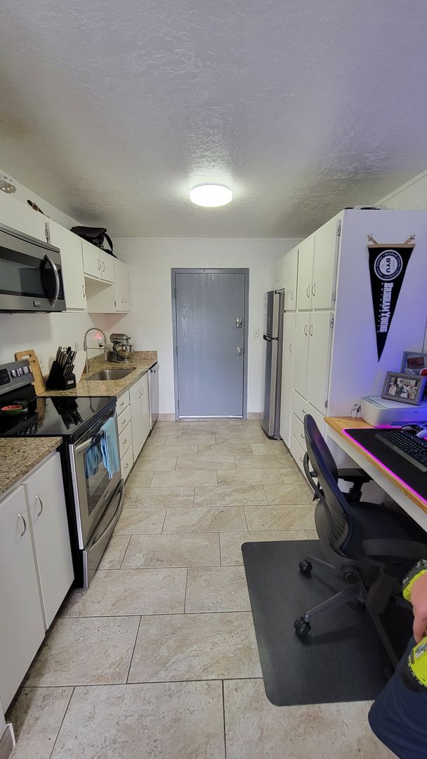 Photo - Studio Apartment with Granite Countertops Unidad 308