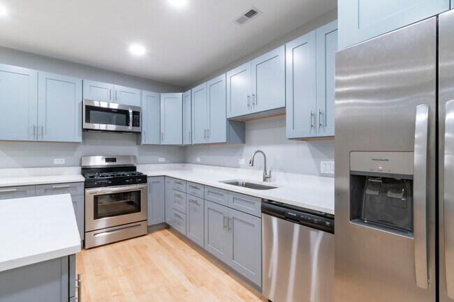 Photo - 23 W Hubbard St Unidad 3A