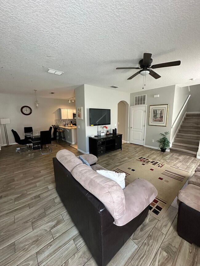 Photo - 1737 Royal Ridge Dr