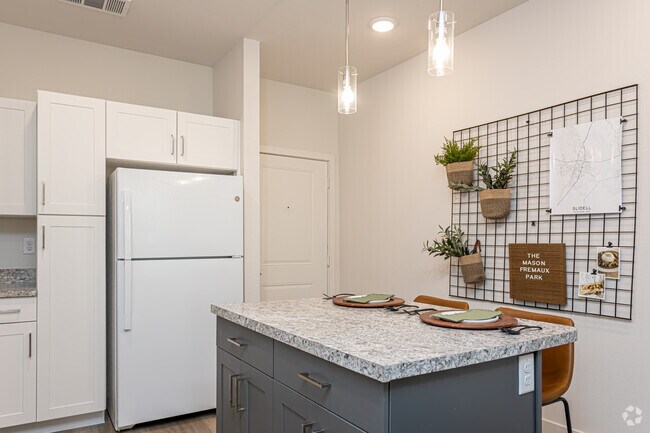2BR, 2BA - 922SF