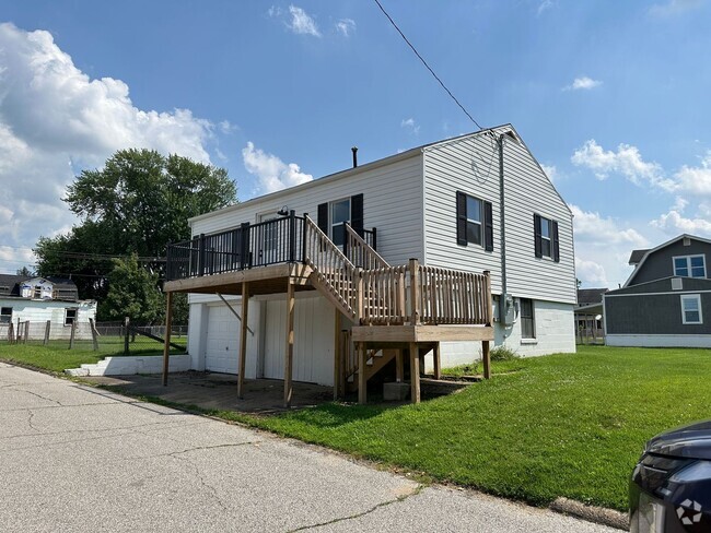 Building Photo - 1023 36th St Unit 1/2 Rental