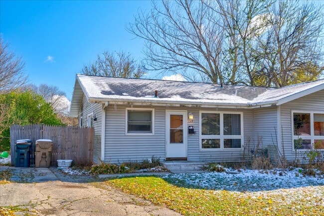 Building Photo - 1309-1311 Prairie Rd Unit 1309