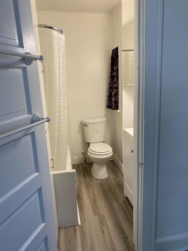 Bathroom - 1301 Oak St Unit 2