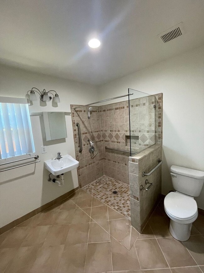 Photo - 3050 122-124 Allen Street Unit 122 B