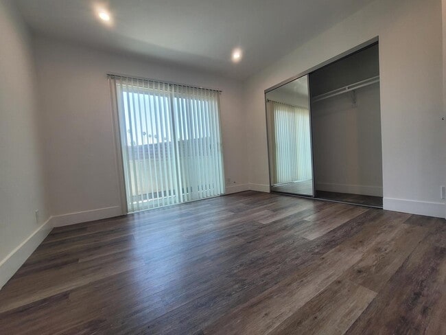 Photo - 1841 S. Manhattan Pl